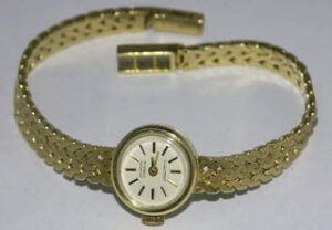 Gouden horloge € 326
